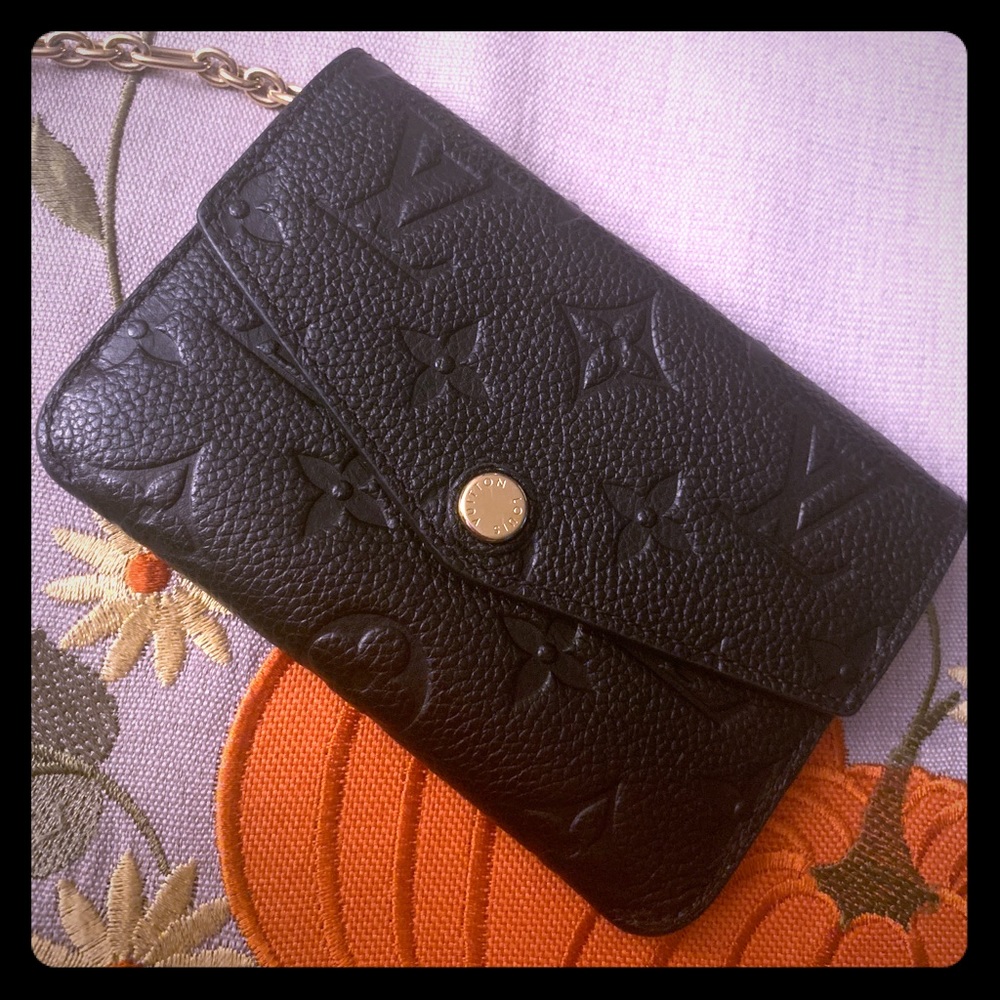 🛑 SOLD 🛑 Louis Vuitton Empreinte Key Pouch